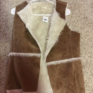 Hollister fur vest